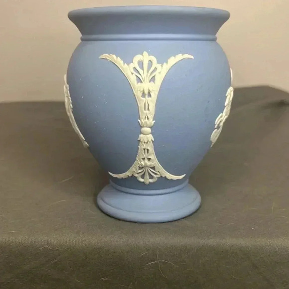 Vintage Wedgwood Blue Jasperware Icarus Vase 4" - Made in England - Picture 2 of 4